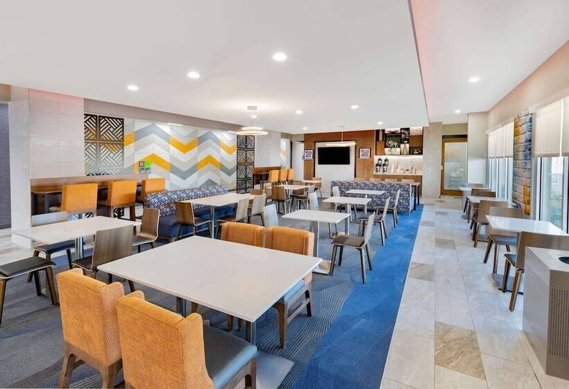 Отель La Quinta Inn & Suites By Wyndham Fort Stockton Northeast