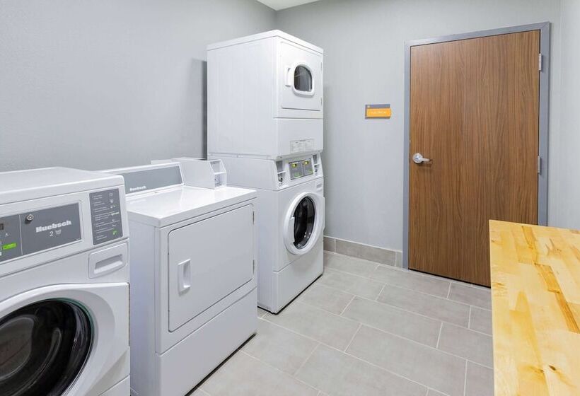 Отель La Quinta Inn & Suites By Wyndham Fort Stockton Northeast