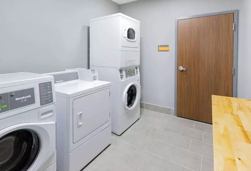 Hotelli La Quinta Inn & Suites By Wyndham Fort Stockton Northeast