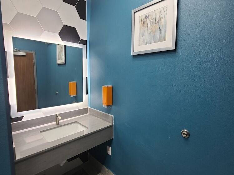 Отель La Quinta Inn & Suites By Wyndham Fort Stockton Northeast