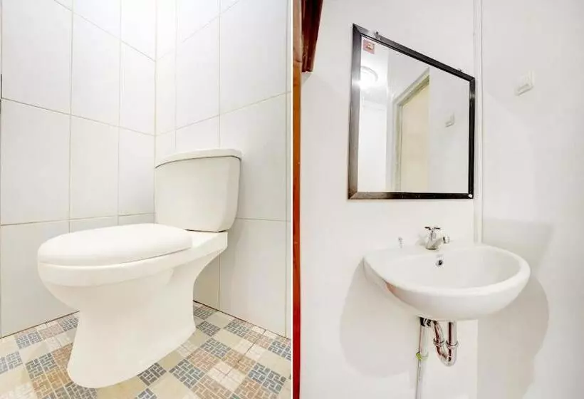 Hotelli Oyo 3702 Homestay Bougenville