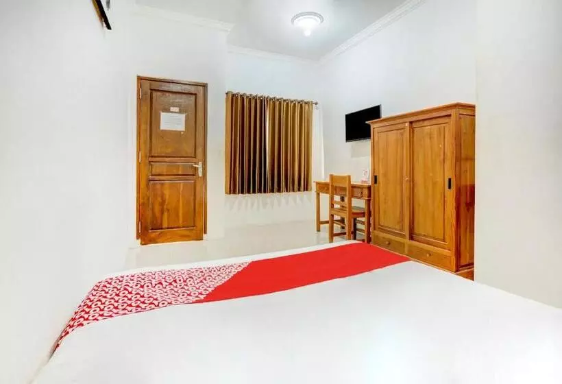 Hotelli Oyo 3702 Homestay Bougenville