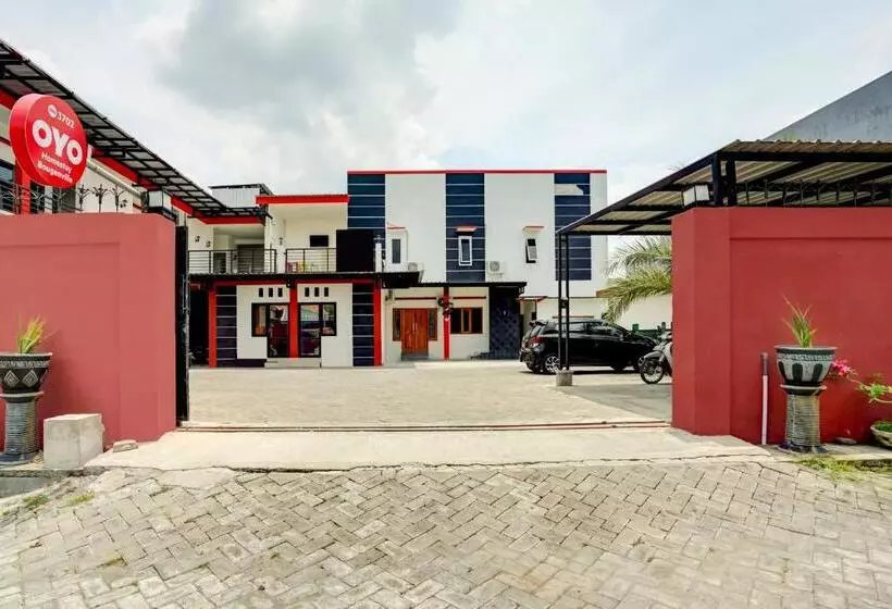 Hotelli Oyo 3702 Homestay Bougenville