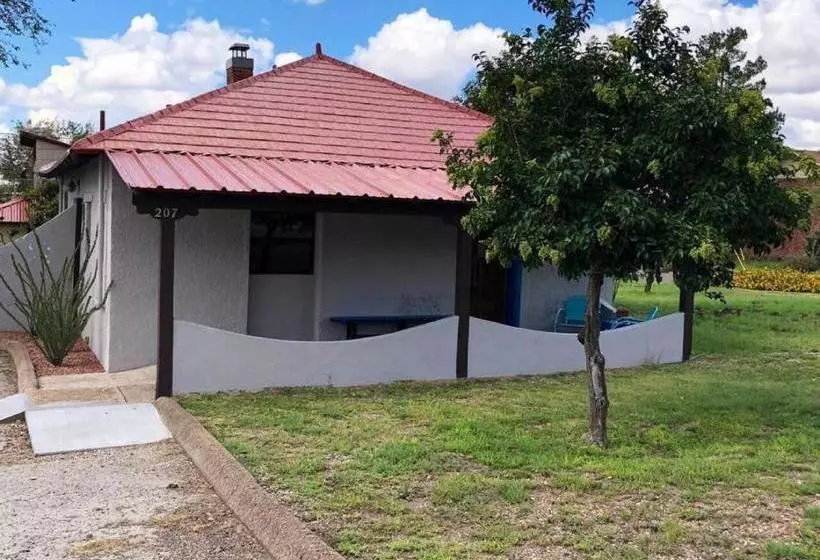 ベッドアンドブレックファースト El Viejo Adobe   Across From Sul Ross Campus