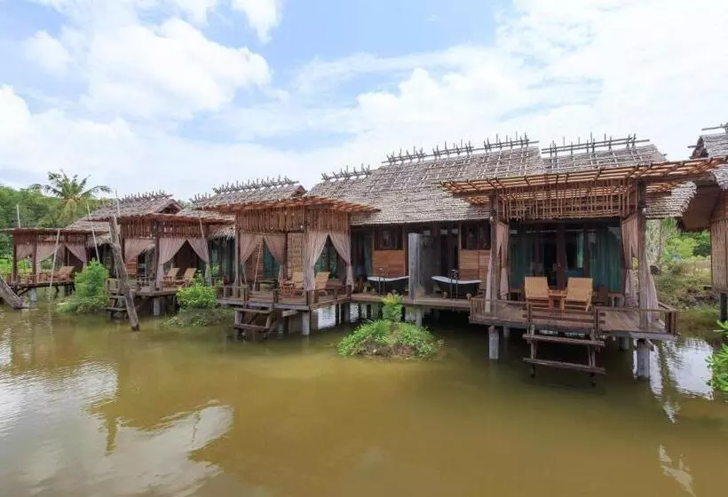 تختخواب و صبحانه Venice Krabi Villa Resort