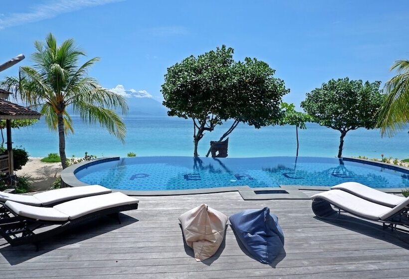 Hotel Blue Harbor Beachfront Villas & Resto