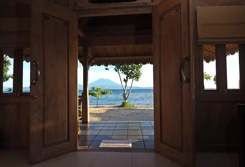 ホテル Blue Harbor Beachfront Villas & Resto