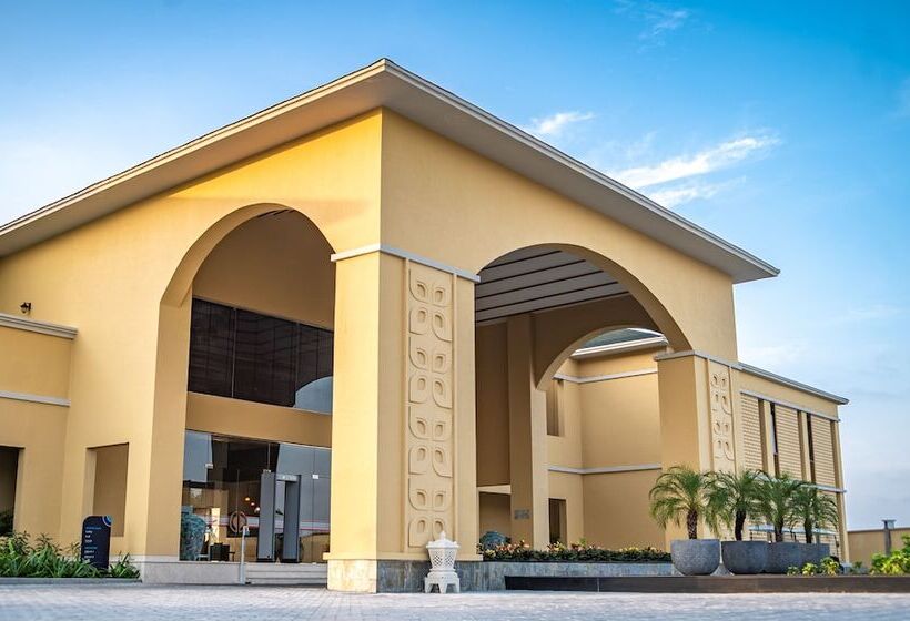 בית מלון כפרי Hawthorn Suites By Wyndham Dwarka