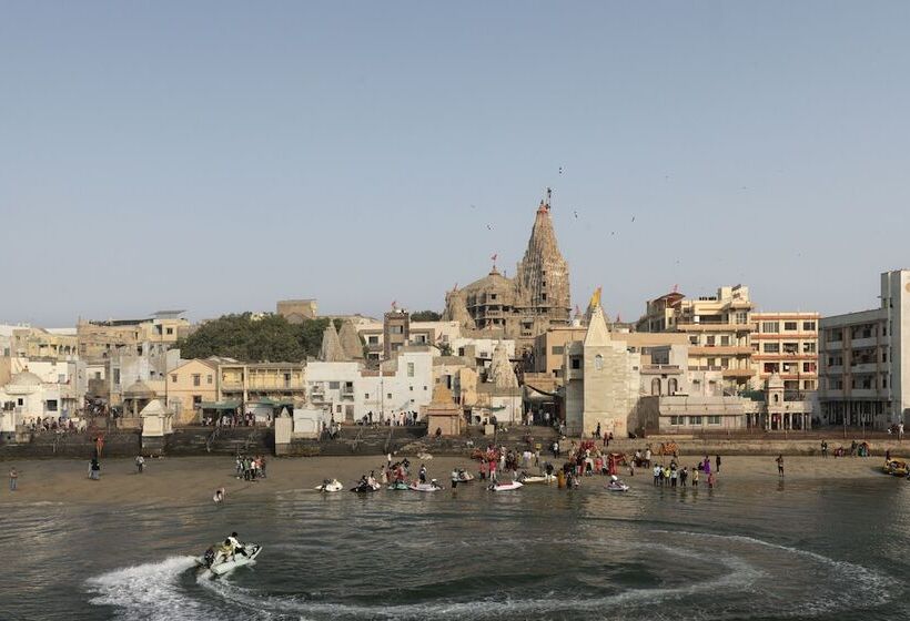 בית מלון כפרי Hawthorn Suites By Wyndham Dwarka