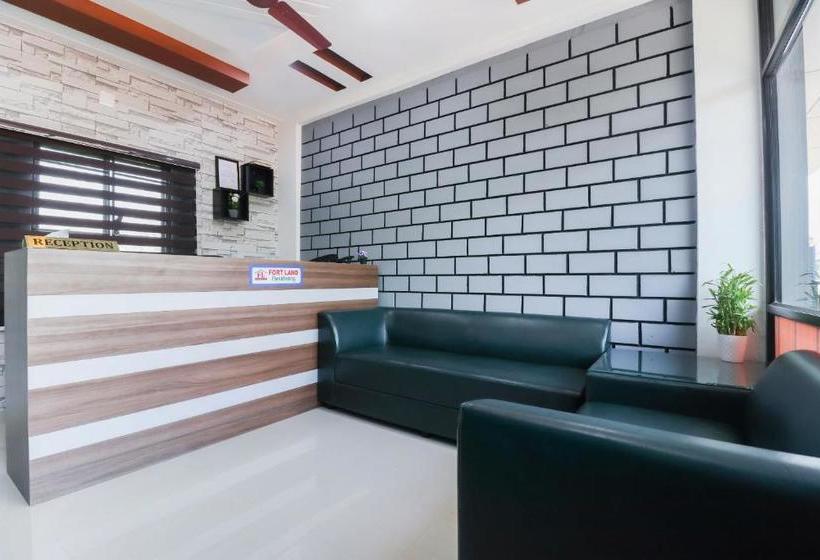 酒店 Oyo 70830 Fort Land Residency