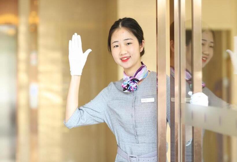 Lavande Hotels Shenzhen North Station Longhua Foxconn Headquarters