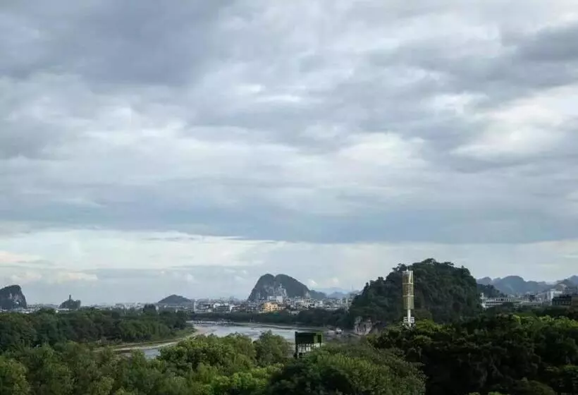 Lavande Hotels·guilin Central Square Elephant Trunk Hill Scenic Area