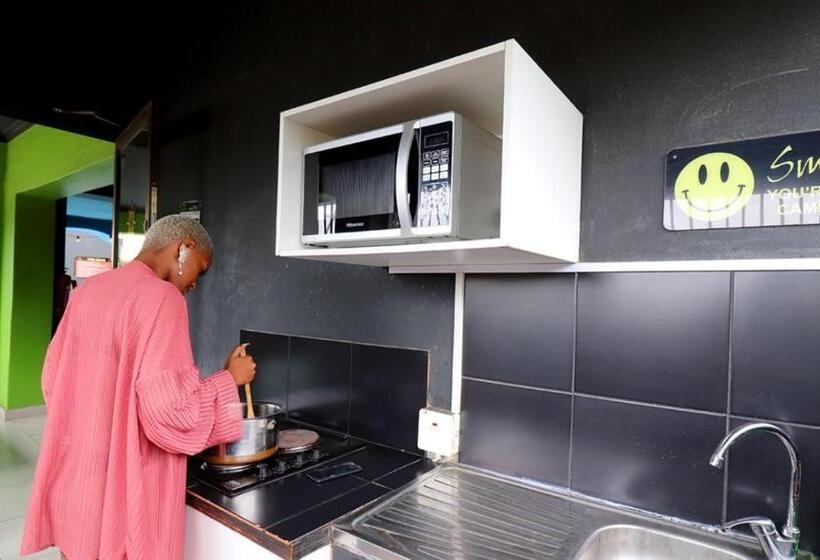 מוטל African Sun Lodge