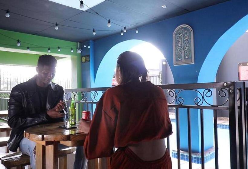 מוטל African Sun Lodge