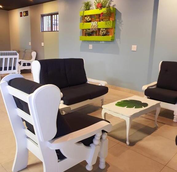 מוטל African Sun Lodge