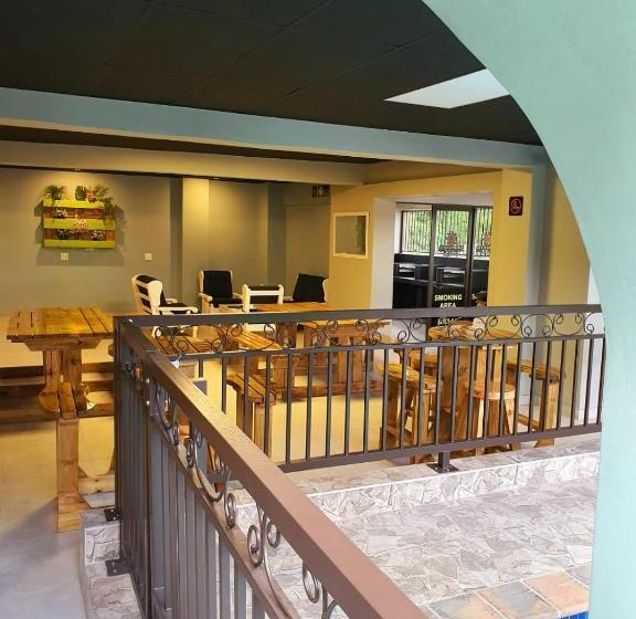 מוטל African Sun Lodge