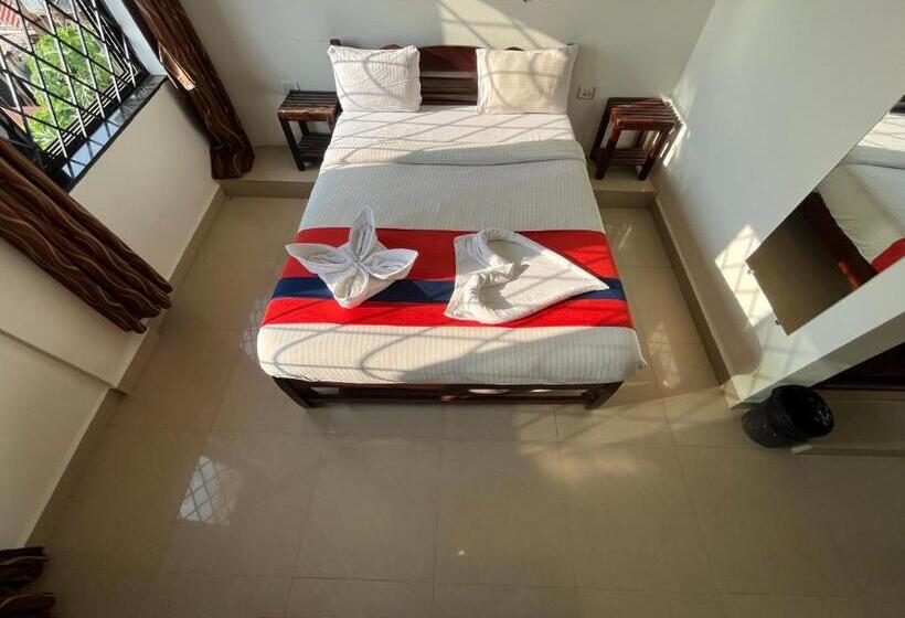 膳宿费 Baga Beach Sunset