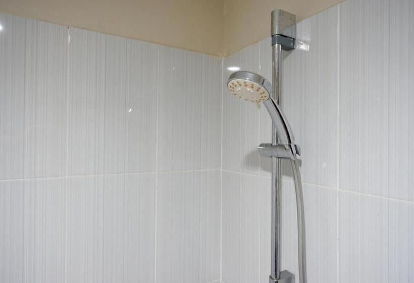 Пансион Reddoorz Near Lippo Plaza Buton