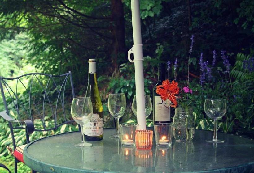 ユースホステル The Cascades