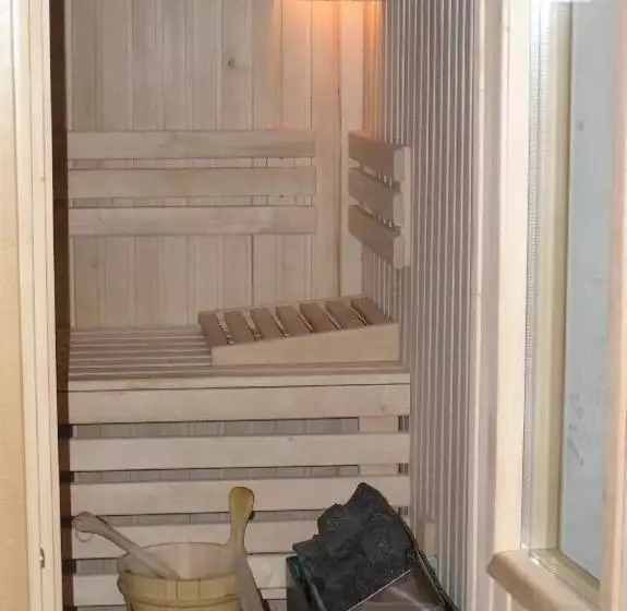 Majatalo Guest House Karov   2 Stars