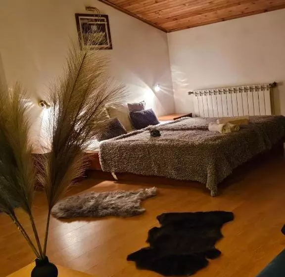 Majatalo Guest House Karov   2 Stars