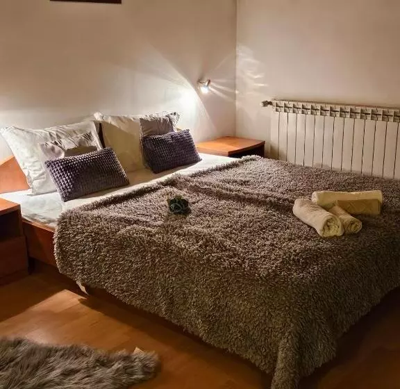 Majatalo Guest House Karov   2 Stars