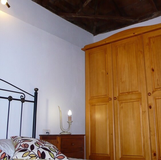 Casas Pedro Y Carmen