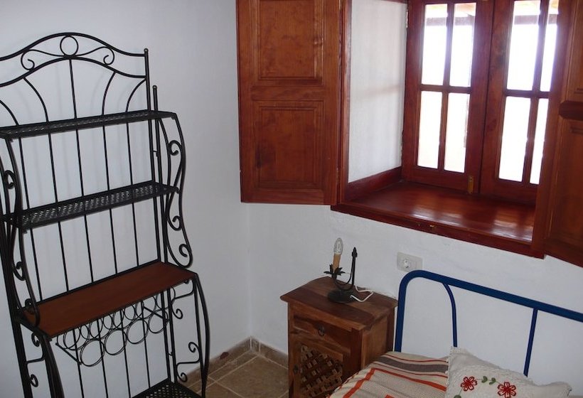 Casas Pedro Y Carmen