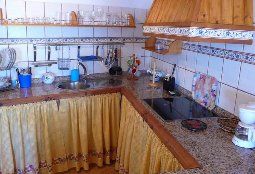 Casas Pedro Y Carmen