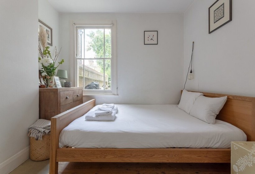 Cosy Cottage With Large Garden