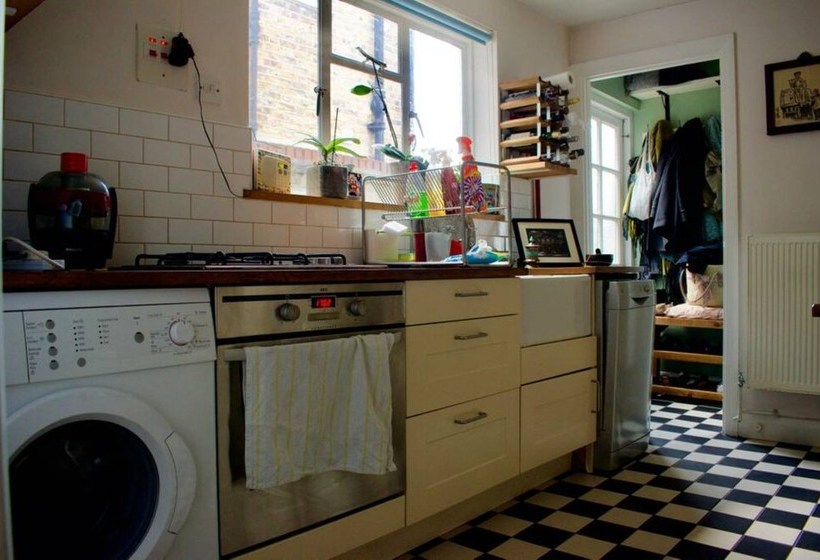 Cosy Cottage With Large Garden