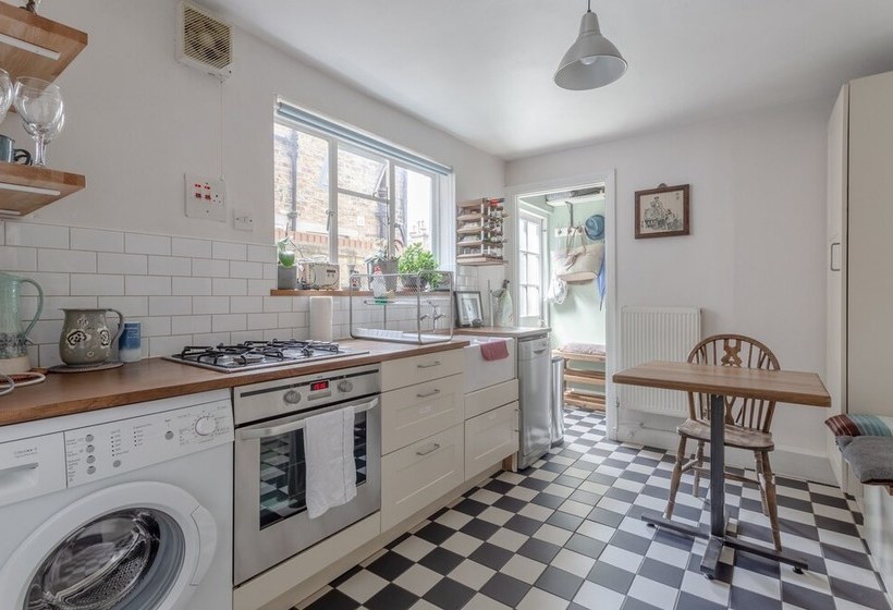Cosy Cottage With Large Garden