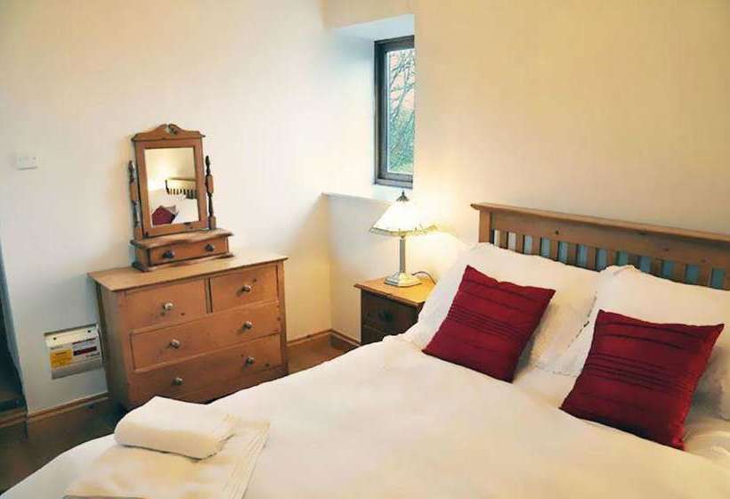 Delightful Single Storey Barn With Charming Features Near Looe