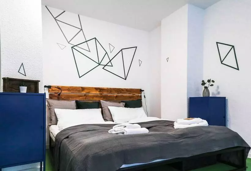 Designer Dorm Room For 4   Hostel