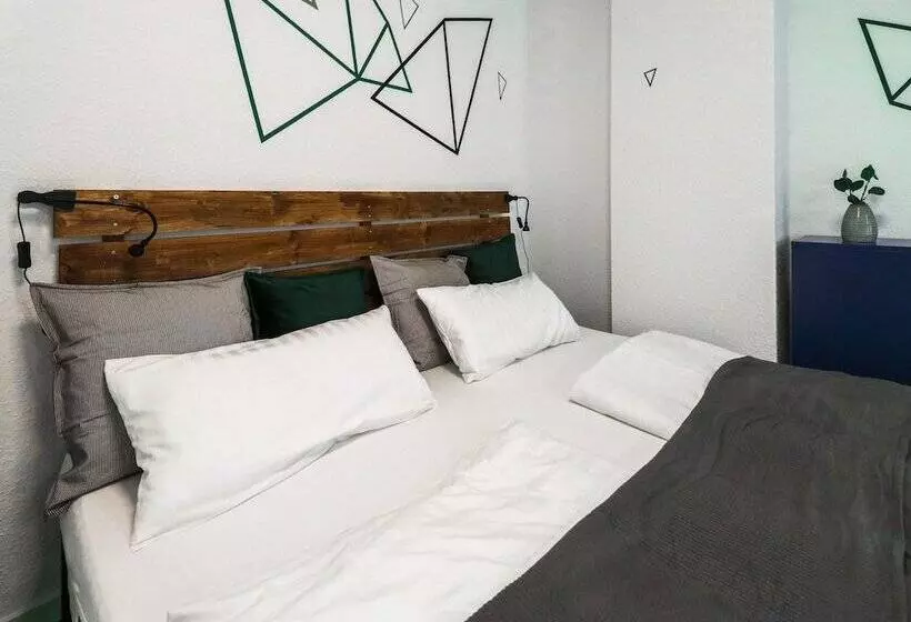 Designer Dorm Room For 4   Hostel