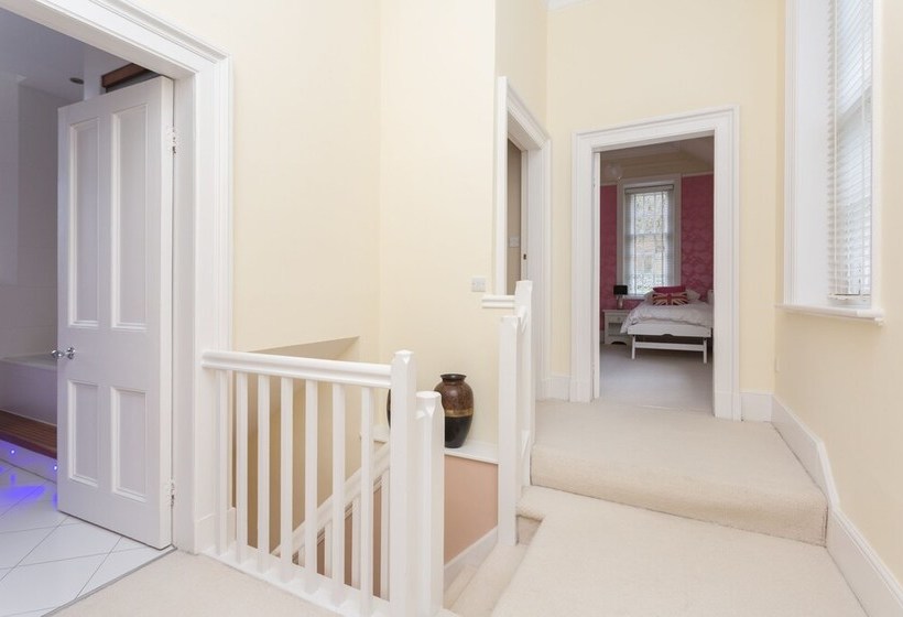 Hotel The Lake Lodge