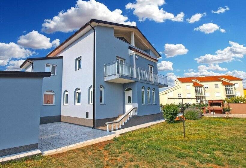 پانسیون Apartments Dragica 1251