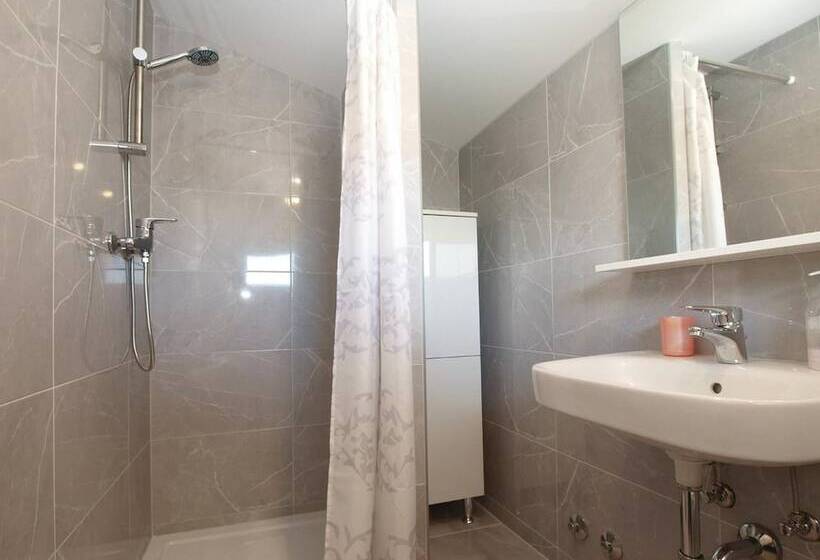 پانسیون Apartments Dragica 1251