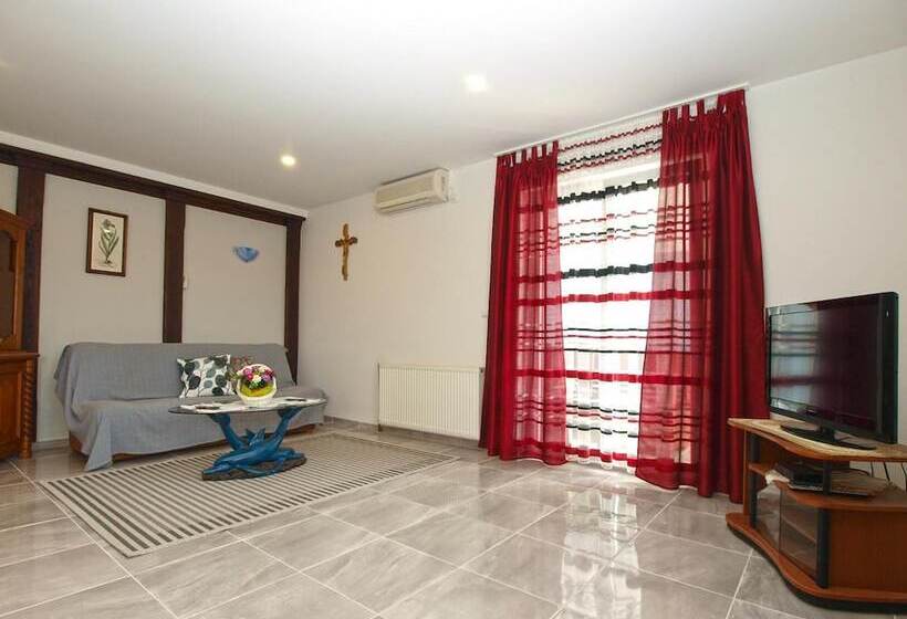 پانسیون Apartments Dragica 1251