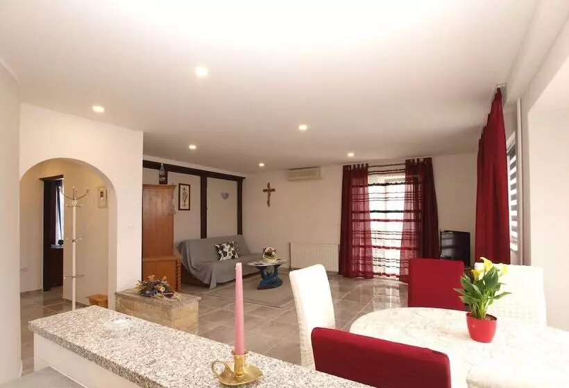 Majatalo Apartments Dragica 1251