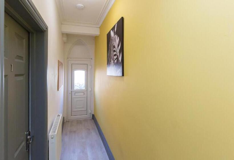 膳宿费 Crewe Rooms Brooklyn Street