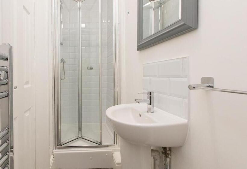 膳宿费 Crewe Rooms Brooklyn Street