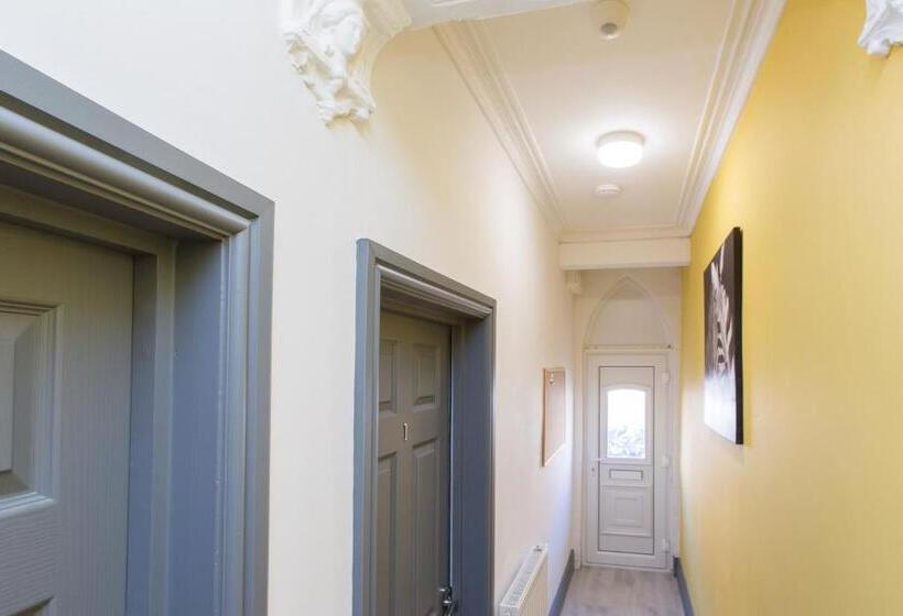 膳宿费 Crewe Rooms Brooklyn Street