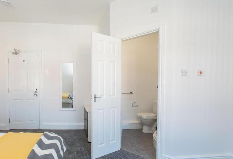 膳宿费 Crewe Rooms Brooklyn Street