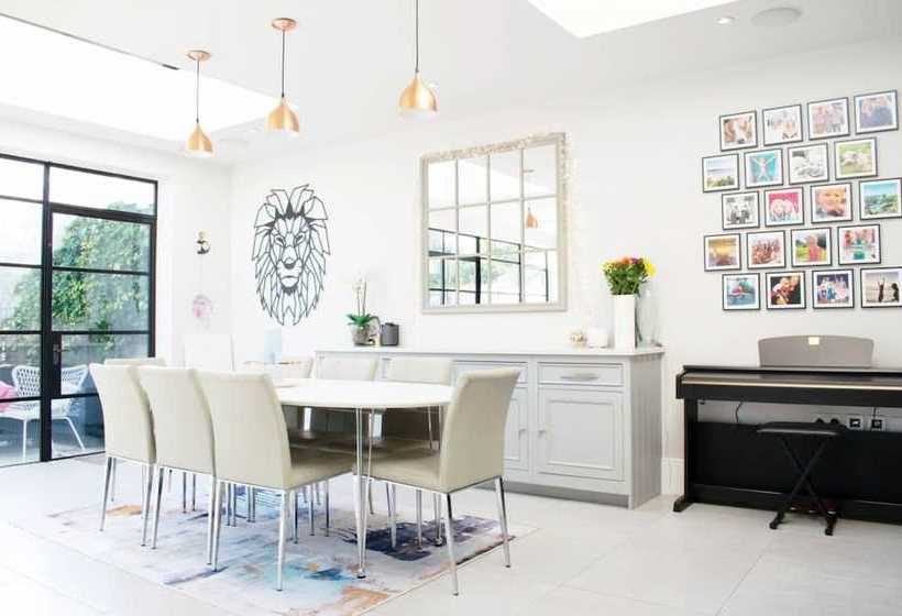 Stylish & Stunning 5 Bed House In Clapham South