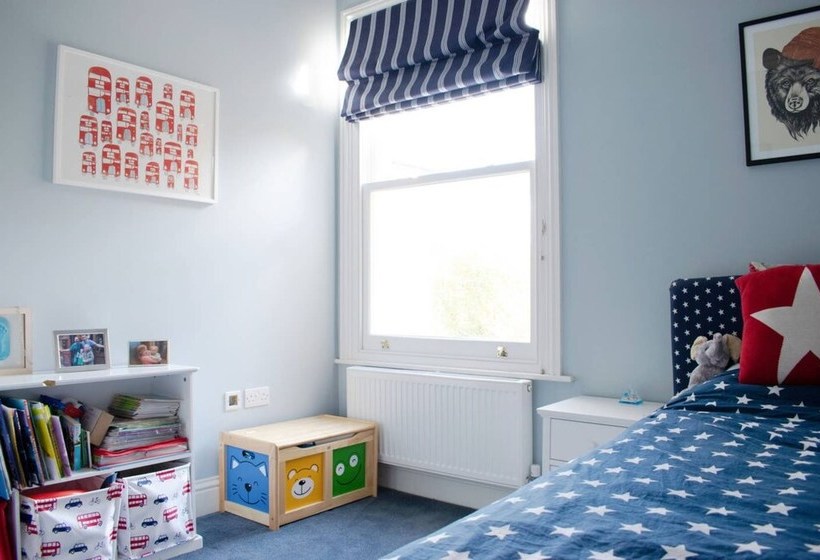 Stylish & Stunning 5 Bed House In Clapham South