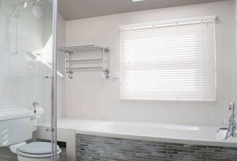 Stylish & Stunning 5 Bed House In Clapham South