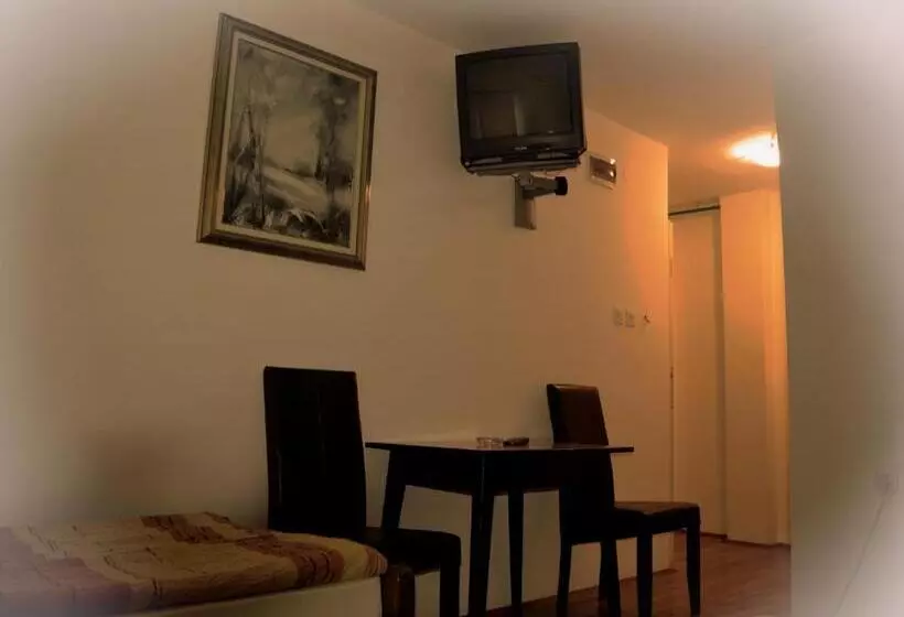 Hostel S