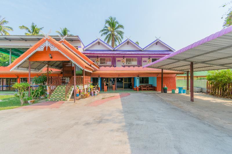 هتل Oyo 712 Baandin Resort Near Bangkok Hospital Phetchaburi