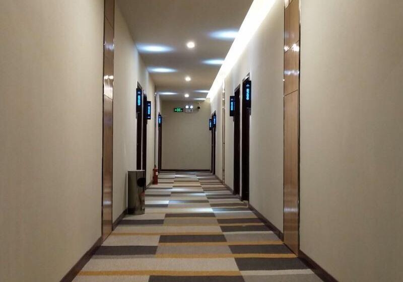 Otel Shell Xinxiang Weibin District Railway Station Department Store